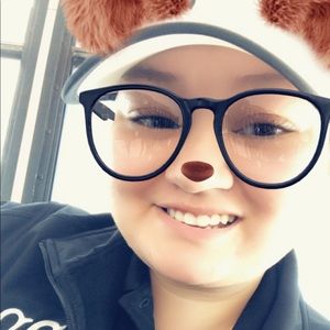 Meet your Posher, Hailey